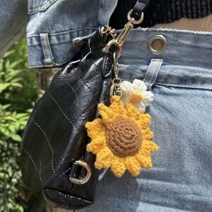 🆕 Crochet Sunflower and Daisy Keychain